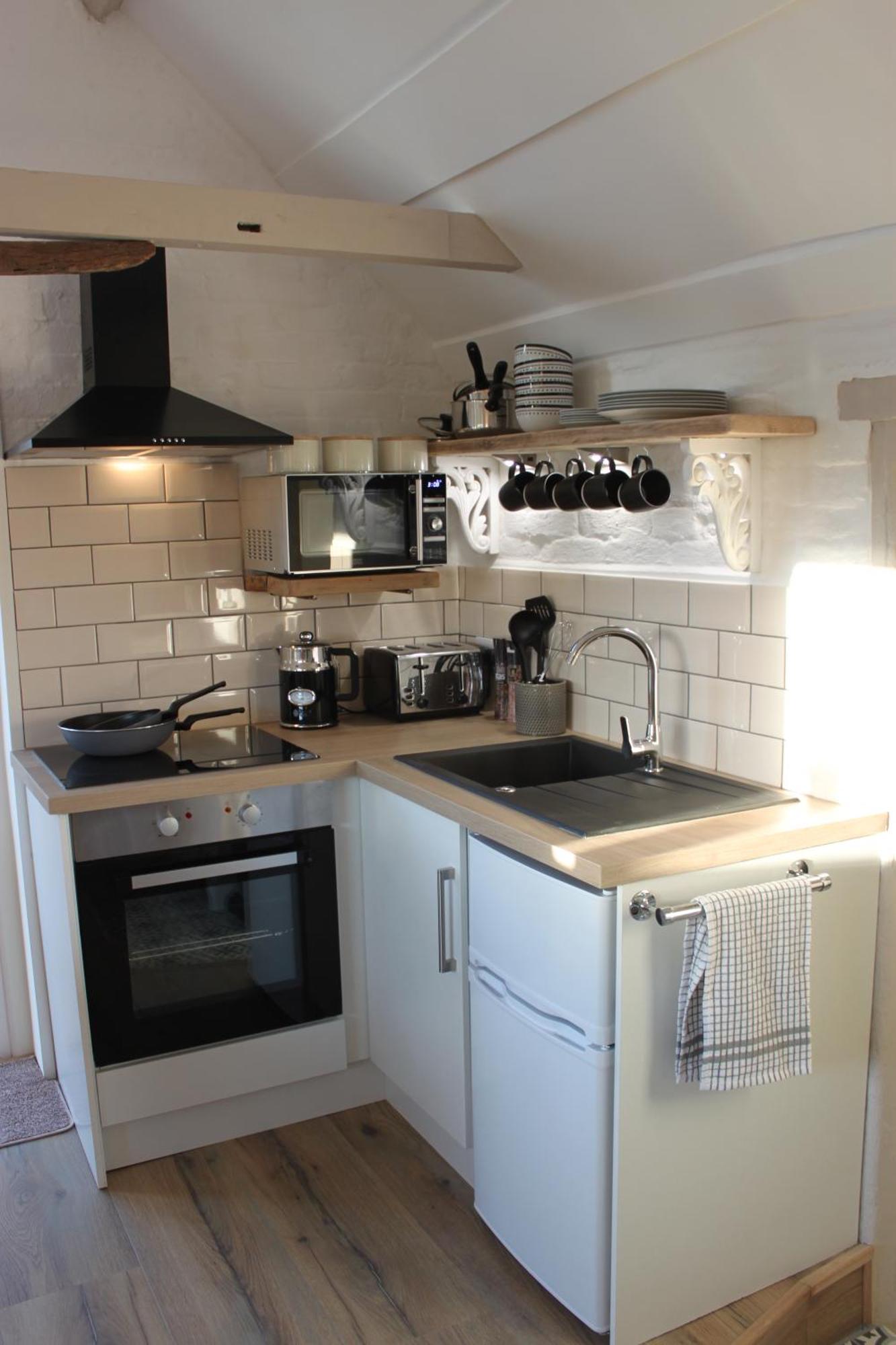 Beautiful Barn Conversion, 3 Bed, Hot Tub, Sauna, Gym, Enclosed Garden Ryde  Exterior photo